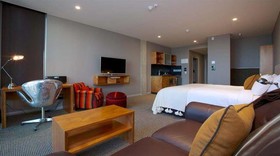 King & Queen Hotel Suites