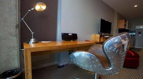 King & Queen Hotel Suites