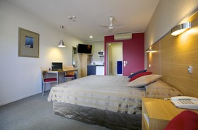Landmark Manor Motel