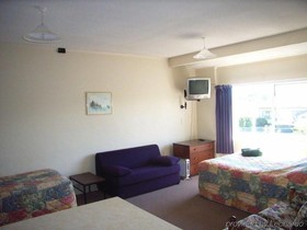 Parkside Motel and Apartments