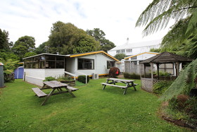 Sunflower Lodge