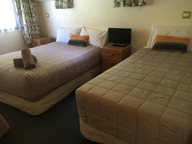Sunflower Lodge