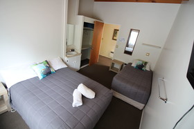 Sunflower Lodge