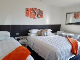 The Devon Hotel & Conference Center