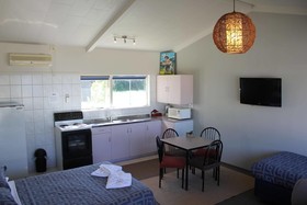 Jack and Di’s Motel Lodge