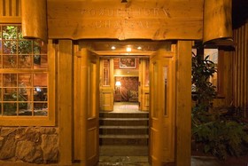 Powderhorn Chateau