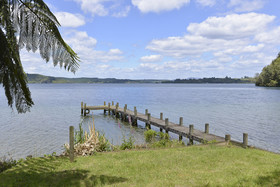 Lakefront Holiday Home