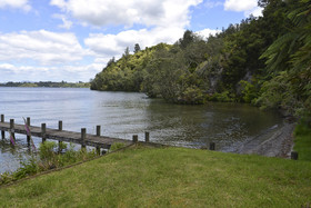 Lakefront Holiday Home