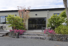 Lakefront Holiday Home
