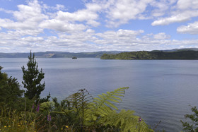 Lakefront Holiday Home