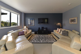 Lakefront Holiday Home