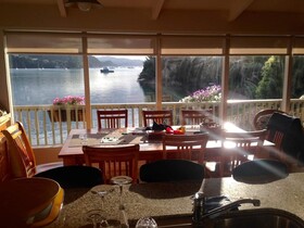Waters Edge Holiday Home