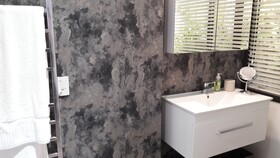 Waters Edge Holiday Home