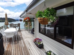 Waters Edge Holiday Home