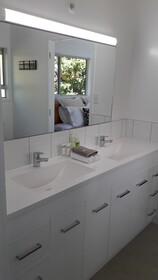 Waters Edge Holiday Home