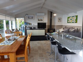 Waters Edge Holiday Home