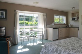 Ash Grove Boutique Motel