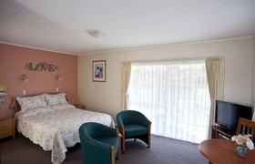 Ash Grove Boutique Motel