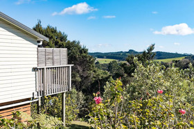 Sunseeker Cottages Motel
