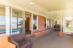 Te Tiriti Beach House