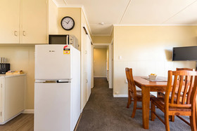Waitangi Beach Bach 30A