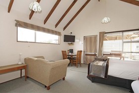 Big Five Motel