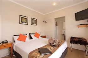 Big Five Motel