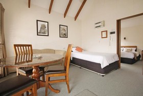 Big Five Motel