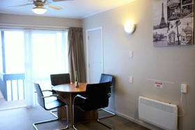 Kiwi Studios Motel