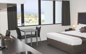 Quality Suites Central Square