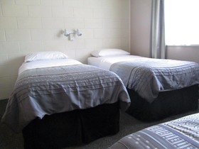 Colonial Motel