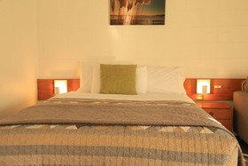 Papakura Motor Lodge & Motel