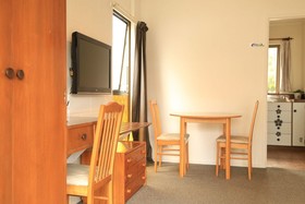 Papakura Motor Lodge & Motel