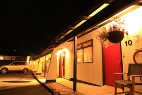 Papakura Motor Lodge & Motel