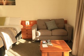 Papakura Motor Lodge & Motel