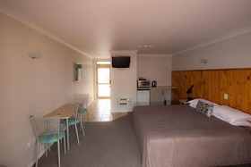 Raglan Sunset Motel