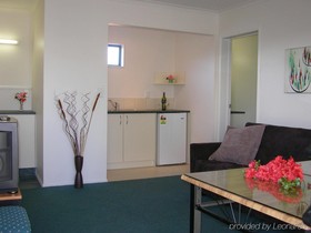 Accolade Lodge Motel