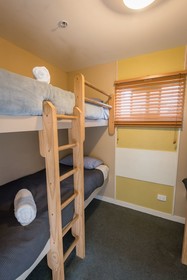 Astray Motel & Backpackers