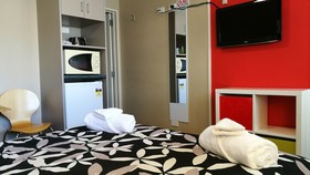 Astray Motel & Backpackers