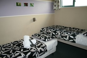 Astray Motel & Backpackers