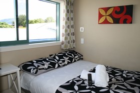 Astray Motel & Backpackers