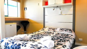 Astray Motel & Backpackers