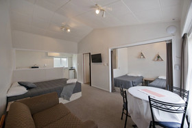 Aura Accommodation