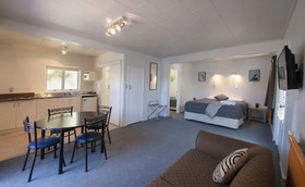Aura Accommodation