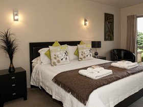B&B @ The Redwoods