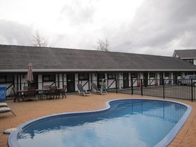 Devonwood Motel