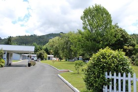 Fairy Springs Motel