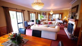Hana Lodge