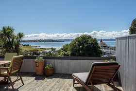 Lakeside City Apartments - Penthouse and Studio
