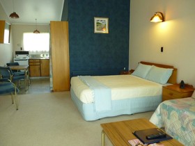 Ledwich Lodge Motel